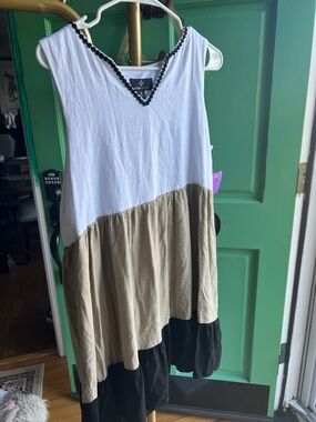 Ronni Nicole White V-Neck Top with Black Scallop Trim